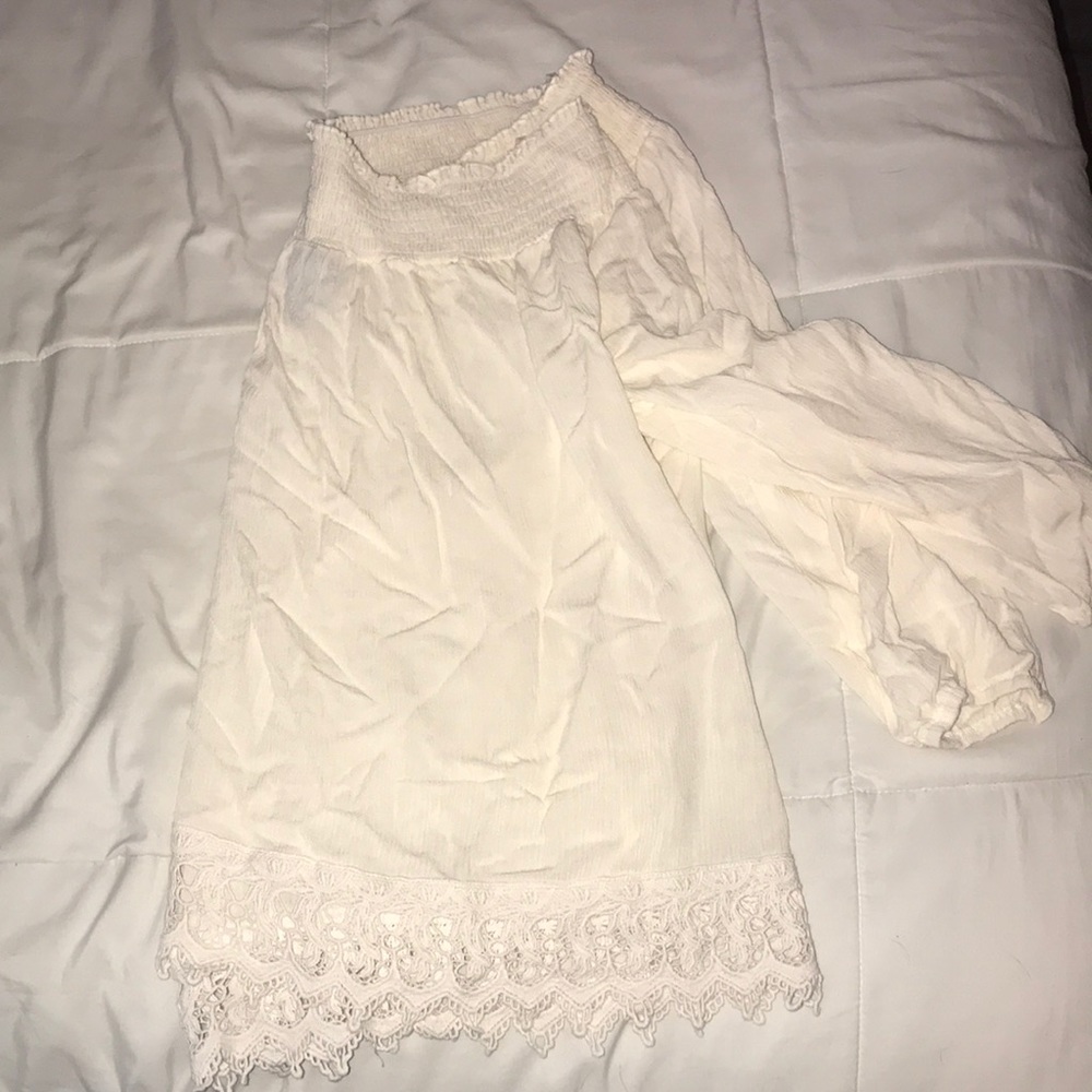 Cream Off-the-shoulder top!